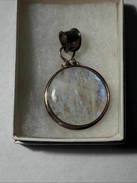 Jewelry - Sterling Silver Moonstone Round Drop Pendant in Iridescent White